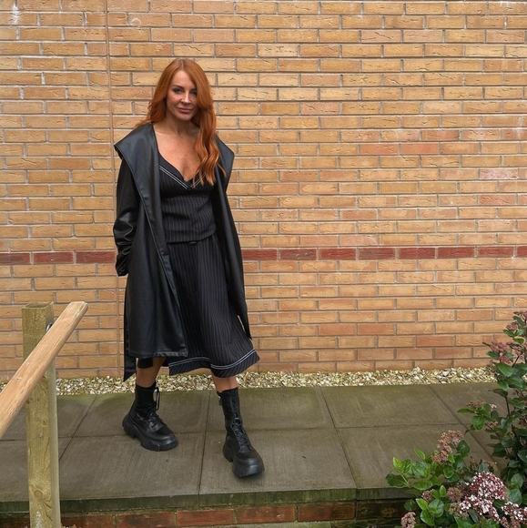 Zara low heeled lug sole leather boots - Picture 3 of 16